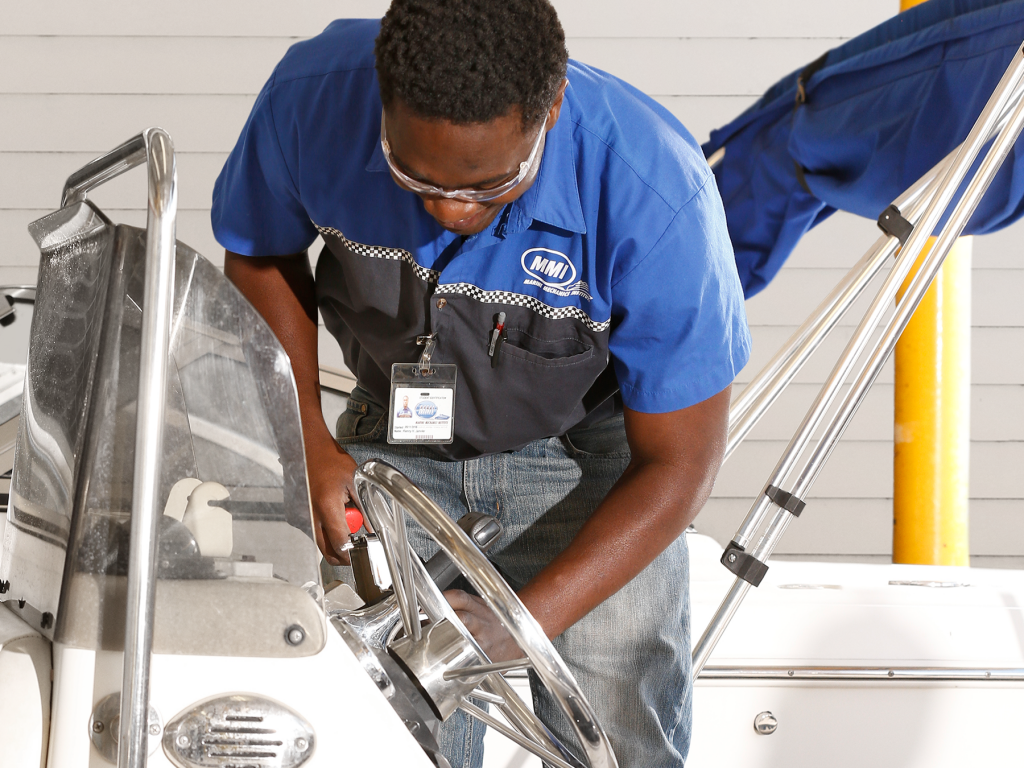 find marine mechanic jobs in Ontario